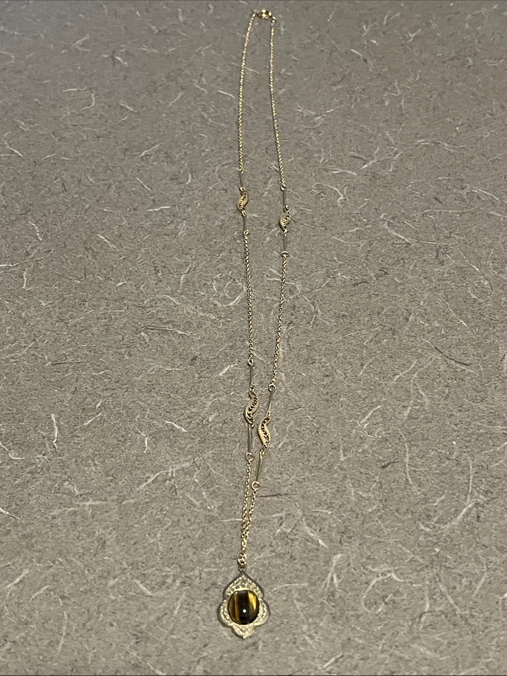 Dainty Gold-Tone Tiger's Eye Pendant Necklace 12” chain 1/2” pendant